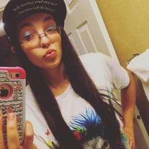 Meet your Posher, Alexandra